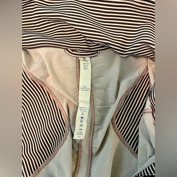 Lululemon Go The Distance vest with reflective elements Size 4, Like New - Picture 8 of 9